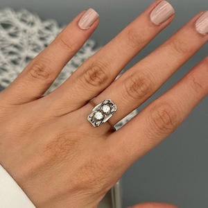 Antique white gold ring in 585 gold from the 1920s with diamonds / vintage ring in 14 carat white gold with diamonds