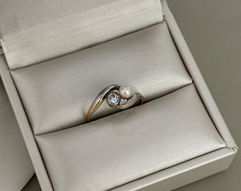 Gold ring with diamond and pearl, 585 yellow-white gold / vintage ring women's ring in 14 carat bicolor with diamond and pearl
