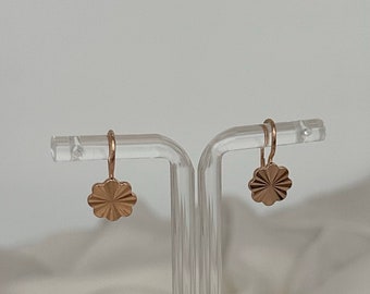 Vintage Hängeohrringe in 14 Karat Gold /  585 Roségold Ohrringe in Blumenform (diamantiert)