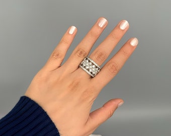 Vintage diamond ring in 750 white gold / 18 carat white gold statement ring with brilliant cut diamonds