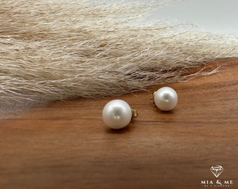 Pearl studs / pearl earrings in 585 gold