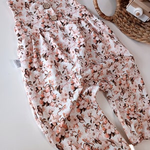 Baby Kleinkinder Romper Strampler mit Knopfen Peach blossom blumen organic jersey 56-104 altuhandmade.com Bild 2