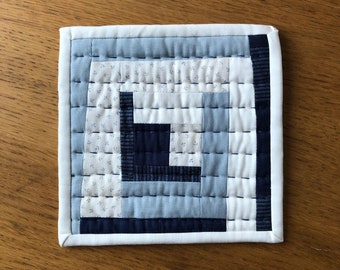 Log Cabin Potholder; Handmade, Hand Quilted - Navy and White