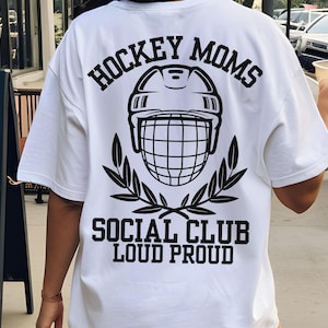 Camiseta Hockey Mom Png Svg, Hockey Moms Social Club PNG, Loud & Proud Png, Temporada de Hóquei, Hockey Mama, Camiseta Hockey Mom Svg, Sports Mom Svg