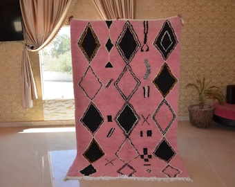 Handwoven Pink Wool Rug – Bohemian Moroccan Carpet