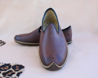 Hand-painted Brown Non Plastic Rustic Leather Shoes - Handmade Reenact Renaissance Fairs Boots Women and Men - Gift for Her Him