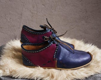 Natürliche Farbe Marine Burgunder Leder Ankle Boots - Handgefertigte Leder Reenact Schuhe für LARP & Renaissance Messen - Männer und Frauen Wikinger Artikel