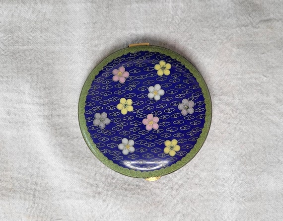 Antique Cloisonne Compact with Mirror, Screen and… - image 3