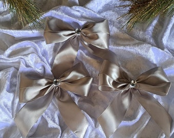 Christmas Tree Bows 5" inch Silver with diamante and tie