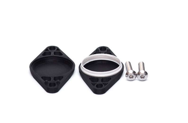The Bike Sight AirTag holder for a bicycle comes with 2 stainless steel screws for mounting. It's made of bio-based and biodegradable plastics.