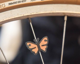 Décoration de rayon de papillon. Convient aux roues de vélo. Clips d'accessoires sur des perles et des ornements à rayons similaires, des breloques. Fabriqué aux États-Unis