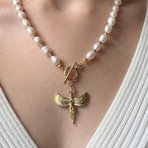 Collier de perles d'eau douce naturelles, pendentif déesse Isis en plaqué or 22 carats, collier de perles avec fermoir à bascule, collier de charme égyptien Isis
