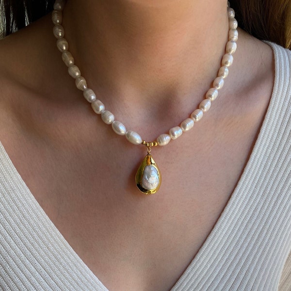 Natural Freshwater Pearl Beaded Necklace with Baroque Pearl Charm, Elegant Gold Baroque Pearl Pendant, Jewelry Handmade Beaded, Gift For Her