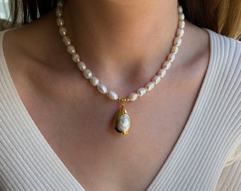 Natural Freshwater Pearl Beaded Necklace with Baroque Pearl Charm, Elegant Gold Baroque Pearl Pendant, Jewelry Handmade Beaded, Gift For Her