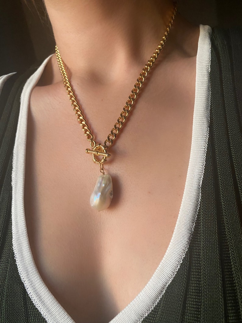 Chunky Freshwater Baroque Pearl Necklace, Gold Cuban Link Chain Necklace, Pearl Pendant, Elegant Necklace, Statement Necklace, Unique Gift image 4