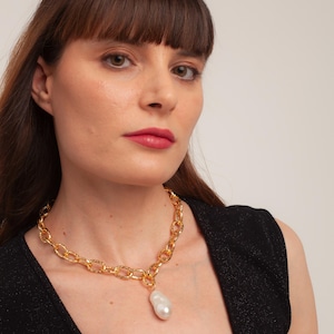 Baroque Pearl Pendant Necklace, Gold Bold Chain Pearl Pendant, Elegant Lariat Necklace, Gold Chunky Chain, Best Gifts For Her