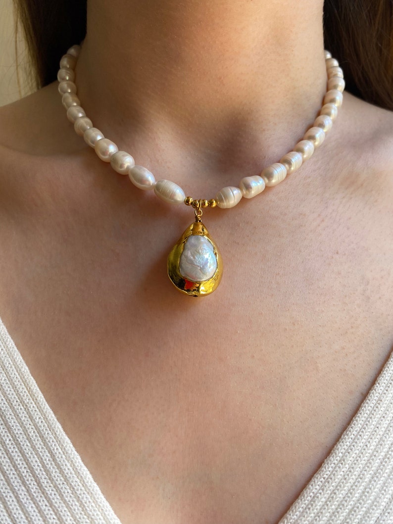 Natural Freshwater Pearl Beaded Necklace with Baroque Pearl Charm, Elegant Gold Baroque Pearl Pendant, Jewelry Handmade Beaded, Gift For Her image 8