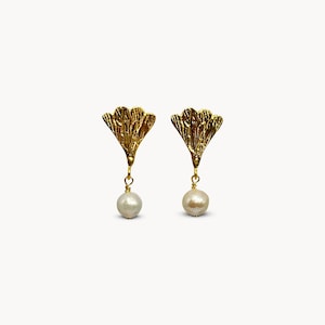 Minimalist Flower Dangle Drop Pearl Earrings, Freshwater Pearls, Dainty Bridal Earrings, Handmade Jewelry Gift For Her