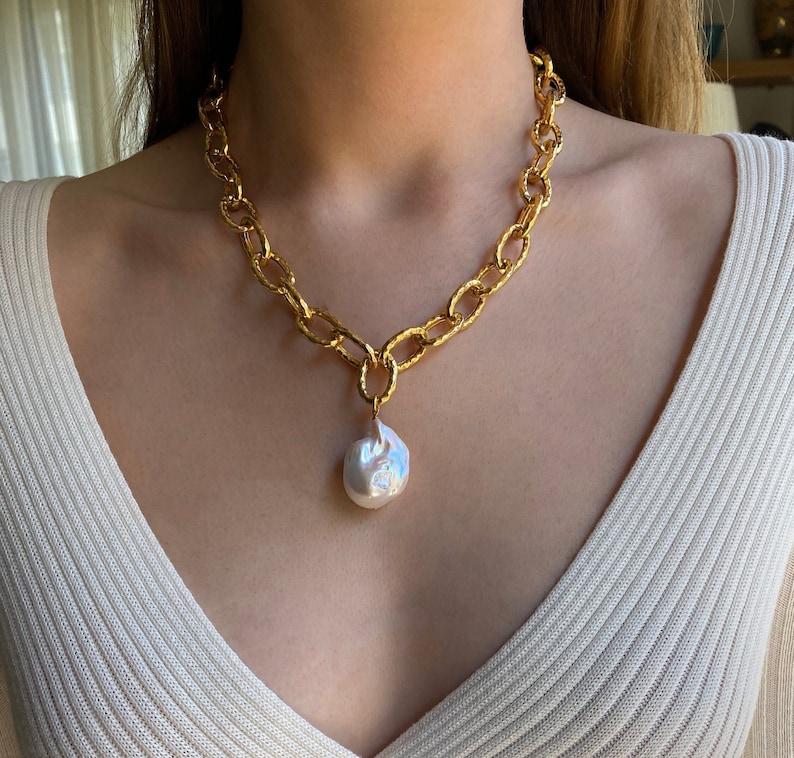 Baroque Pearl Pendant Necklace, Gold Bold Chain Pearl Pendant, Elegant Lariat Necklace, Handmade Pendant, Anniversary Gift For Her image 3