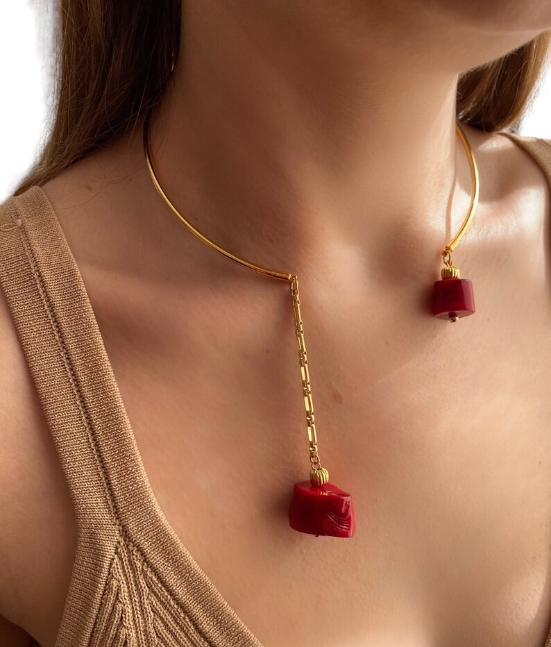 Collier ras de cou en fil de corail rouge, collier goutte de corail, collier tendance élégant, cadeau de vacances unique, bijoux de Noël image 2