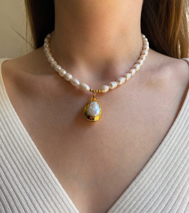 Natural Freshwater Pearl Beaded Necklace with Baroque Pearl Charm, Elegant Gold Baroque Pearl Pendant, Jewelry Handmade Beaded, Gift For Her image 7