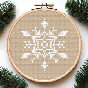 Stitching until christmas - 3. december snowcrystal -  Small Counted cross stitch chart - Instant download pdf