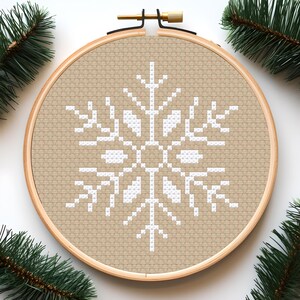 Stitching until christmas - 1. december snowcrystal - Counted cross stitch - Instant download pdf