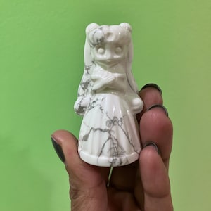 Sailor Moon Howlite Crystal Carving - Mystical Elegance for Moonlit Magic - Usagi Tsukino - Serena