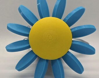 Hitch Spinner - Spinning Light Blue Daisy - For 2 Inch Hitch