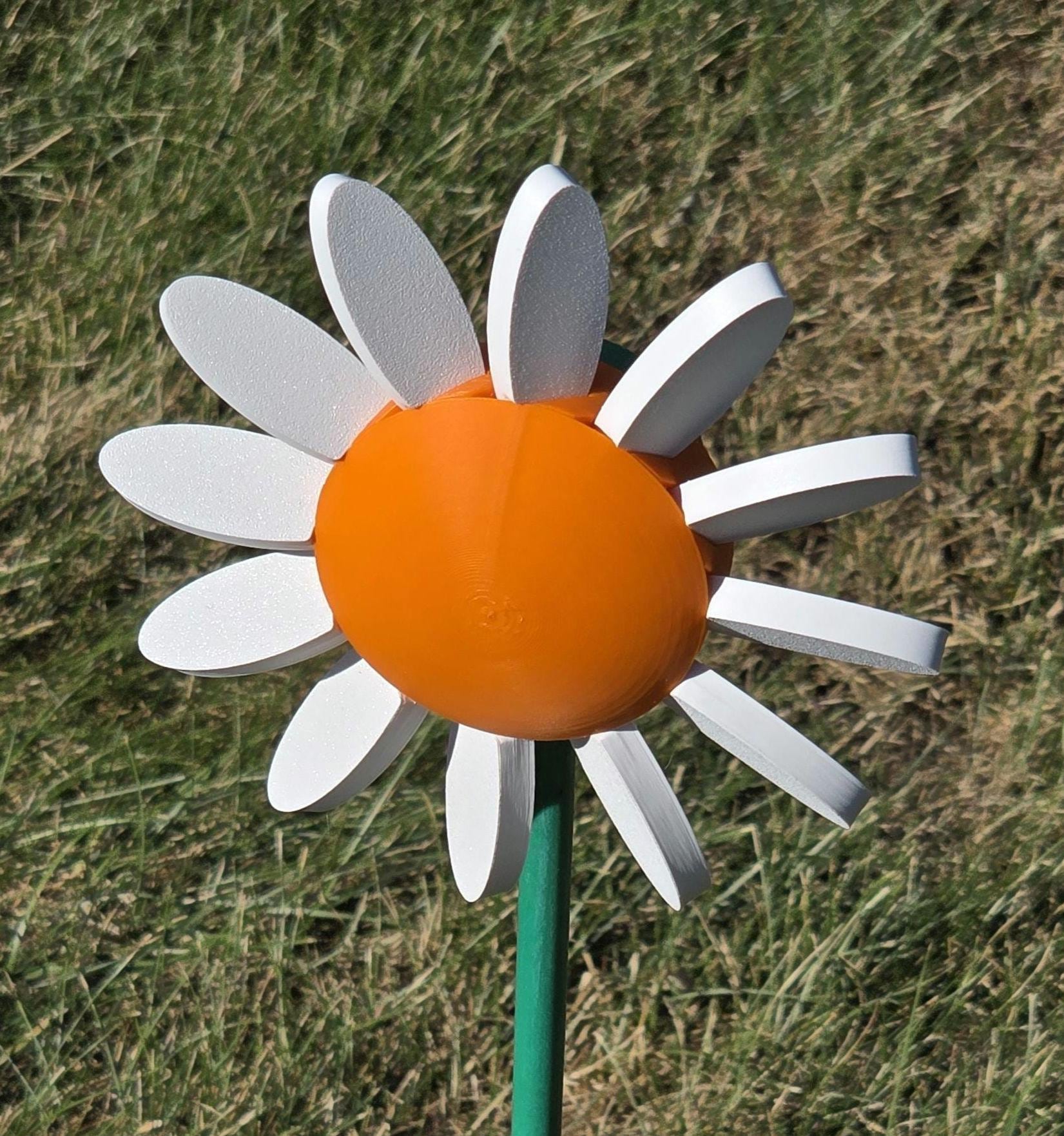 Yard Spinner - Daisy (Pick Your Color)