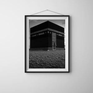 Kaaba Wall Art – Black and White Islamic Poster | Mecca Printable Art Digital Download