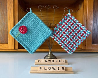 potholders (set of 2), eco-friendly, handmade, loomed, embroidered, flowers, quilt