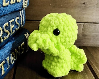 Cthulhu | Handmade Crochet Critter | Polyester yarn plush | Amigurumi | Dnd Gifts | Dungeons and Dragons | TTRPG | Monster Cryptid