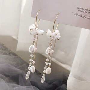 White Flower Tassel Long Earrings 2024 New High-end Pearl Shell Earrings Women's Super Fairy...