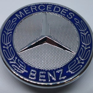 Badge for Sale avec l'œuvre « Sticker Autocollant Logo Mercedes
