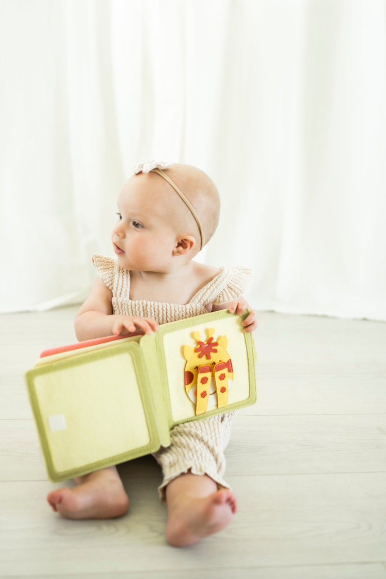 USA, Giraffe Quiet Book, Gift For Baby, Montessori Book 1 year old, Felt Busy Book, first birthday gift, Handmade And Unique image 10