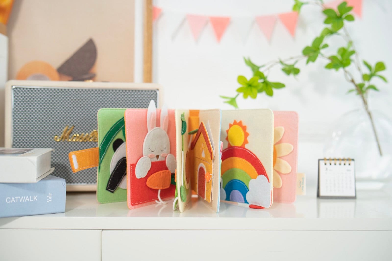 Stil boek voor baby's en peuters, Happy Quiet Book, montessoriboek, boek met viltdruk, verjaardagscadeau voor 1 jaar oud