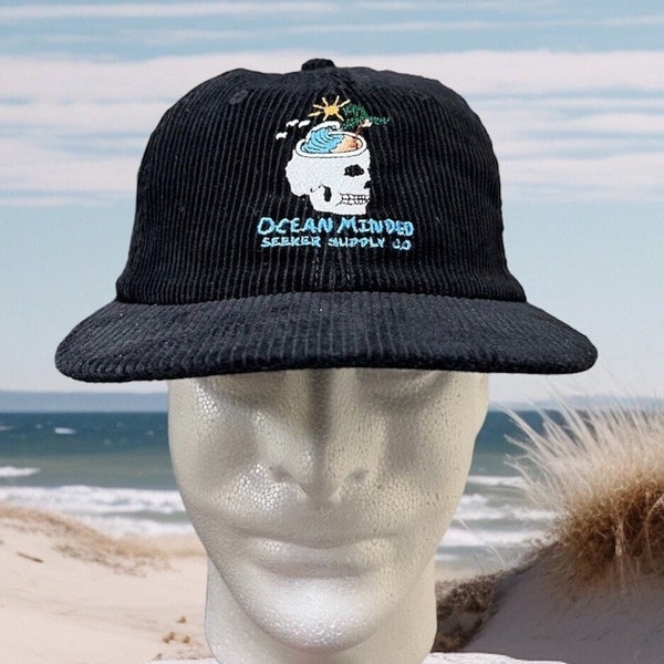 Bonnet de surf rétro squelette en velours côtelé noir, chapeau de plage vintage, casquette de surf, accessoire de plage, conception orientée océan