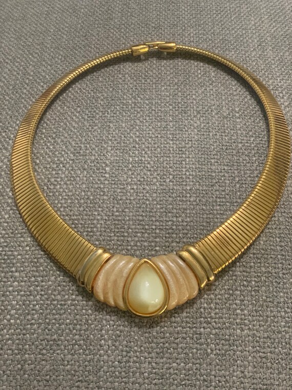 Signed Napier gold tone choker - image 2