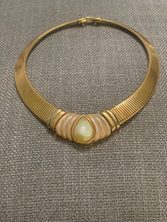 Signed Napier gold tone choker - image 4