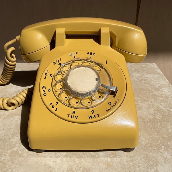 Vintage Gold Rotary phone ITT .