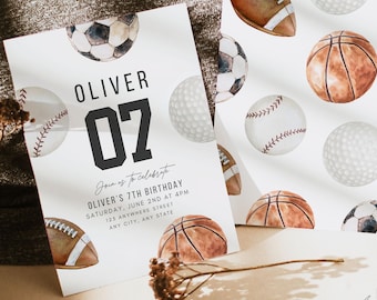 Puede incluir: Dos tarjetas de invitación de cumpleaños rectangulares blancas con ilustraciones en acuarela de varios balones deportivos, incluyendo balones de fútbol americano, baloncesto, fútbol y golf. El texto dice Oliver, 07, y Join us to celebrate Oliver's 7th birthday.