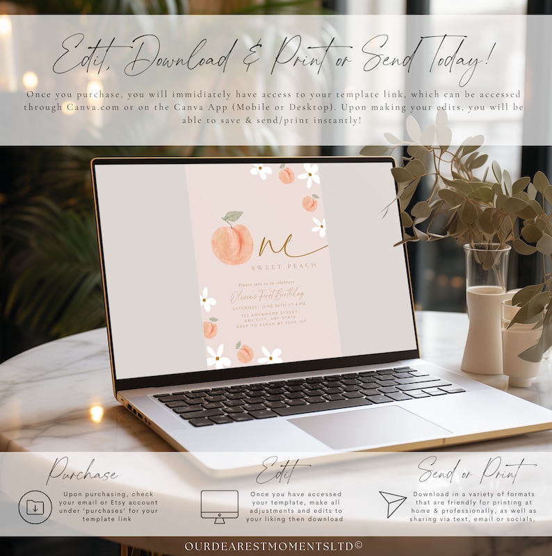 Może przedstawiać: Laptop wyświetla zaproszenie na pierwsze urodziny w stylu brzoskwiniowym. Projekt zawiera akwarelową brzoskwinię, słowo "one" i tekst "Sweet Peach". Zaproszenie zawiera szczeg&oacute;ły wydarzenia i kwiatowe akcenty. Laptop stoi na marmurowej powierzchni.