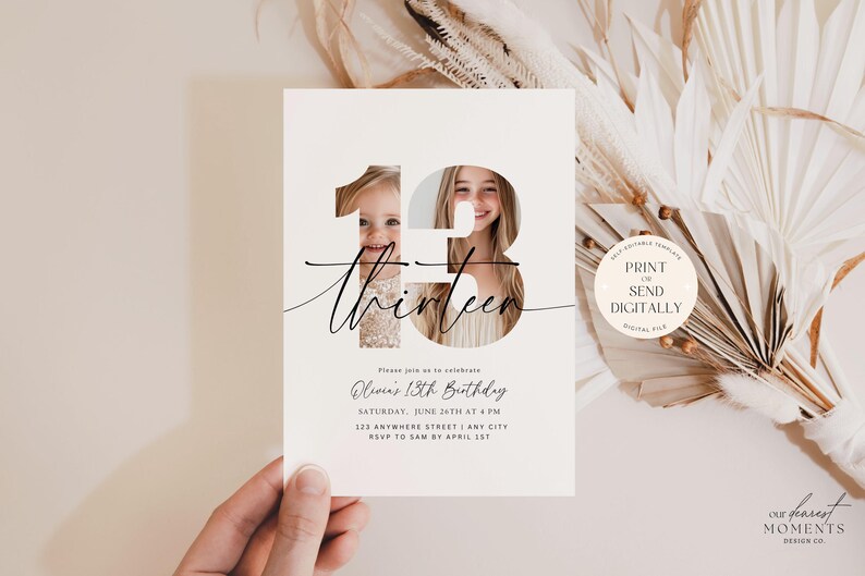 Op de afbeelding: Een witte printbare uitnodiging met een foto van twee meisjes in een uitgesneden nummer 13. De tekst luidt "Kom gezellig meevieren met Olivia's 13e verjaardag, zaterdag 26 juni om 16:00 uur, 123 Anywhere Street, Any City, RSVP aan Sam voor 1 april".
