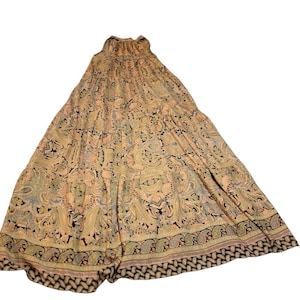 Vestido largo estilo bohemio con cuello halter y estampado paisley de Boemo Anthropologie, talla pequeña. imagen 3