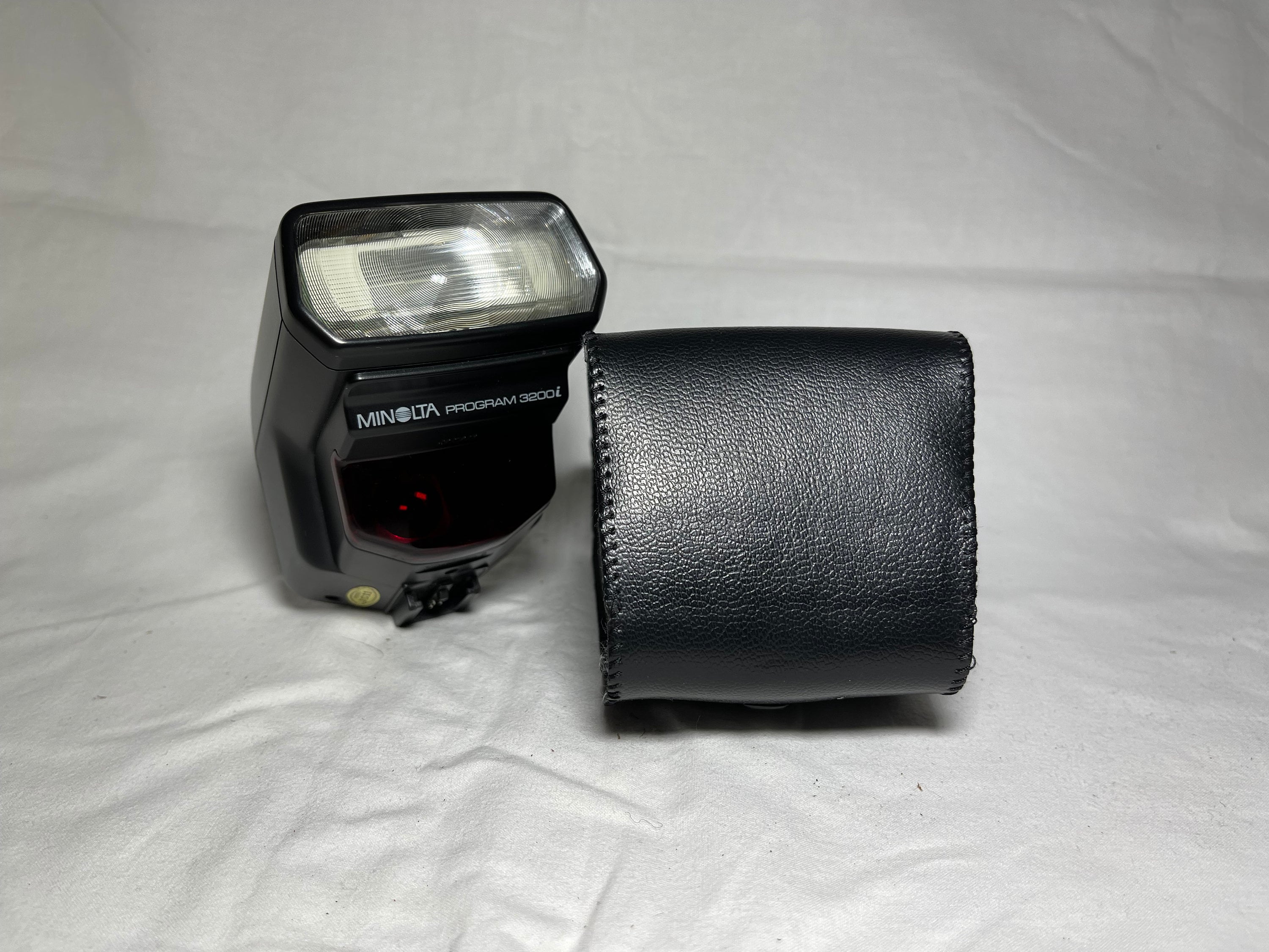 ジャンク品　Minolta X-700 フィルムカメラ + フラッシュ Minolta New X-700 SLR Film Camera with New MD 50mm F/1.4
