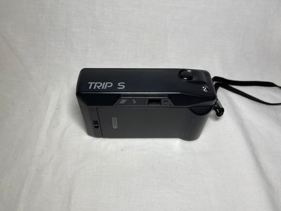Olympus Trip S vintage point and shoot camera for 35mm film, foto 3 di 5