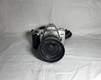 Minolta 404si DYNAX 35mm vintage film camera