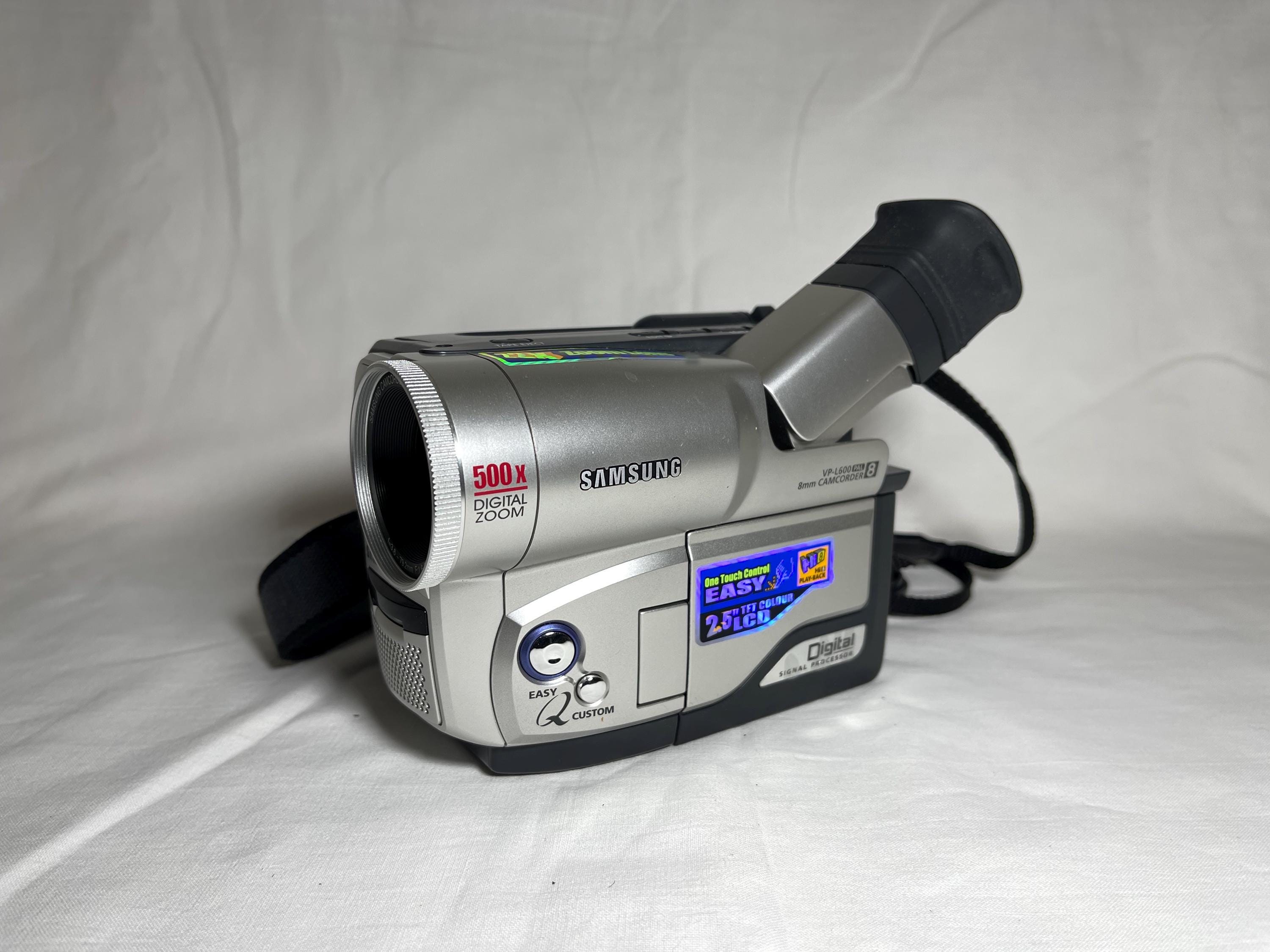 新品！フルHD対応 & 動画30倍ズーム搭載＆静止画！SANYO！VPC-SH1！日本＆海外使用可能！レッド 光学ズーム4Kビデオカメラ光学ズーム12倍＆高画質4K対応