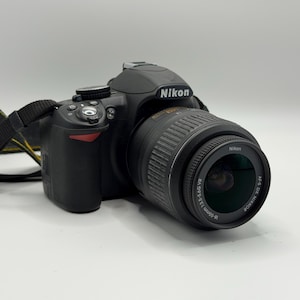 La cámara réflex digital Nikon D3100 es perfecta para principiantes.